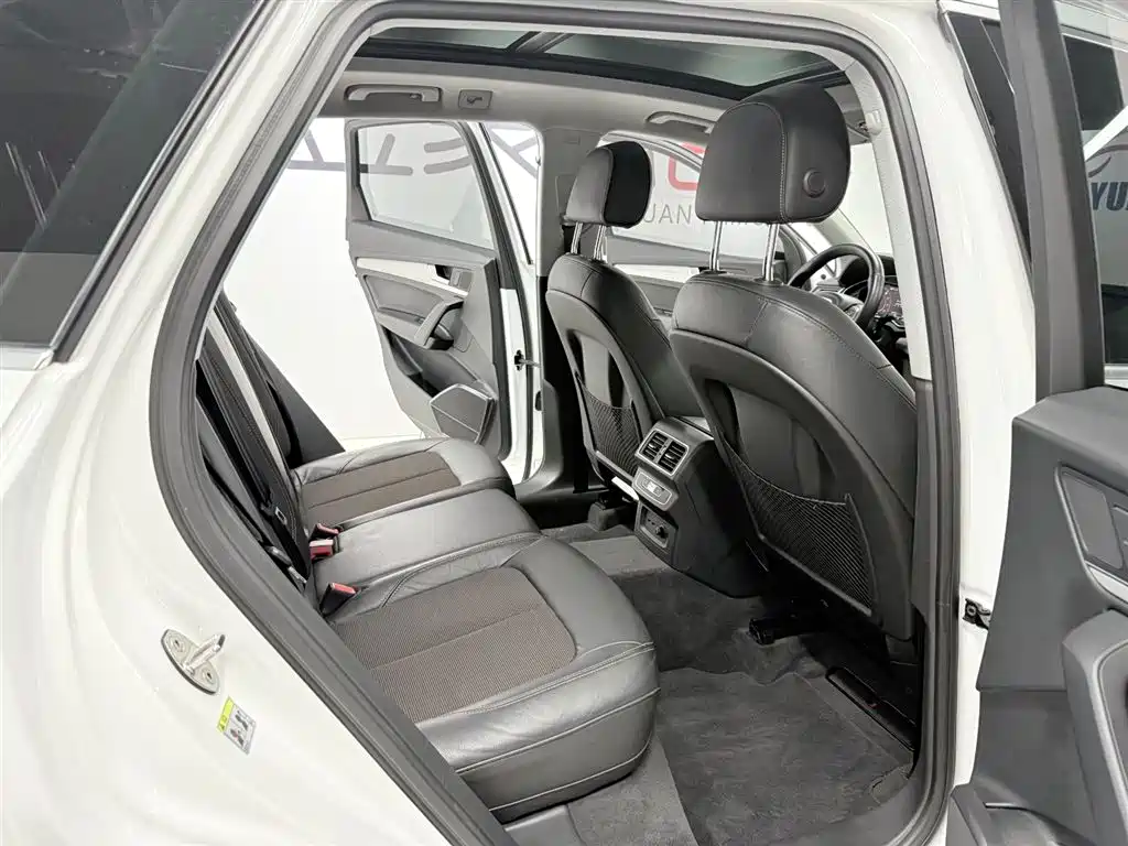 Audi Q5L 2019 — фото 14