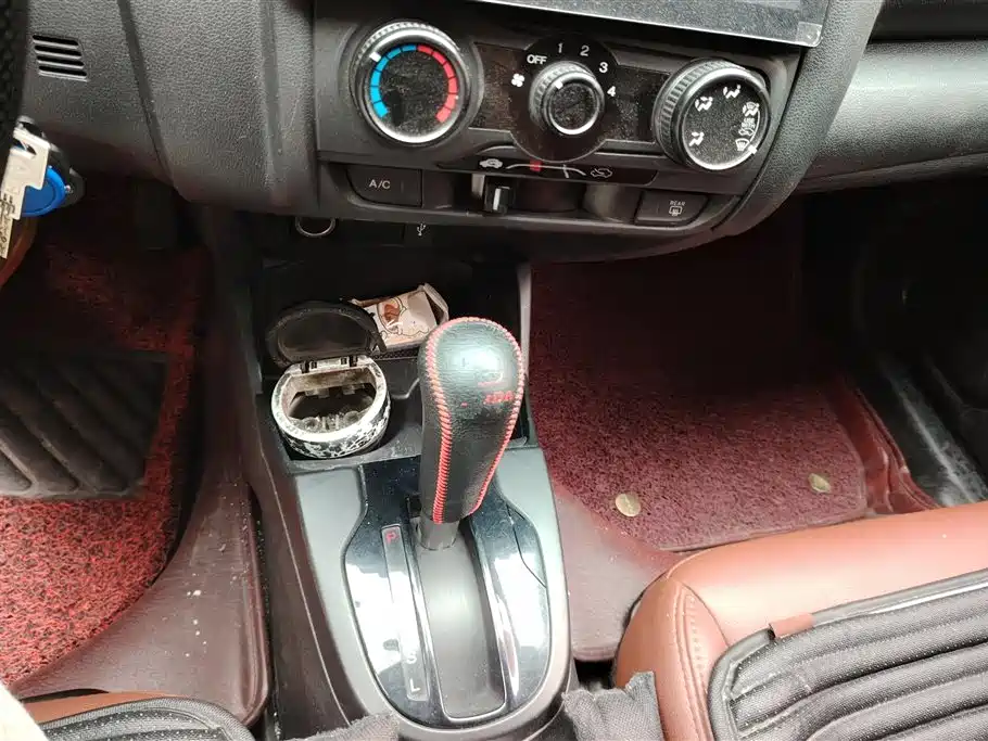 Honda Fit 2017 — фото 16