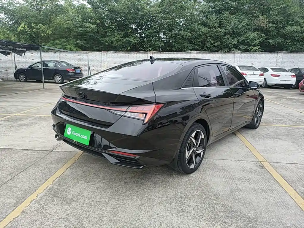Hyundai Elantra 2021