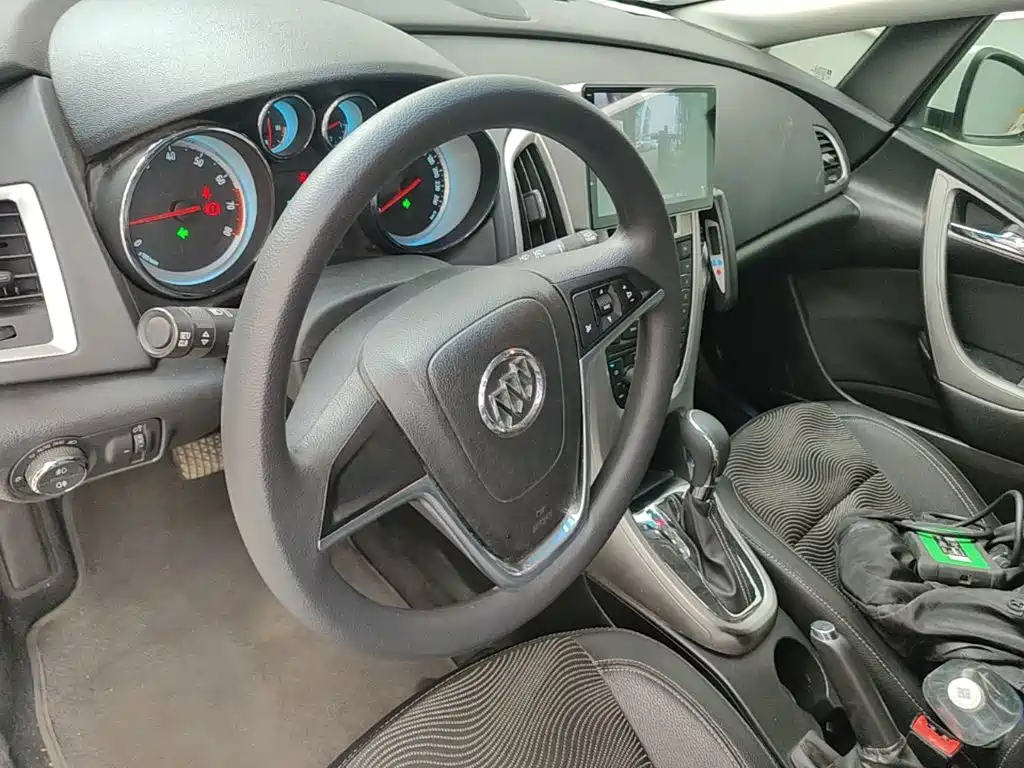 Buick Excelle GT 2015 — фото 11