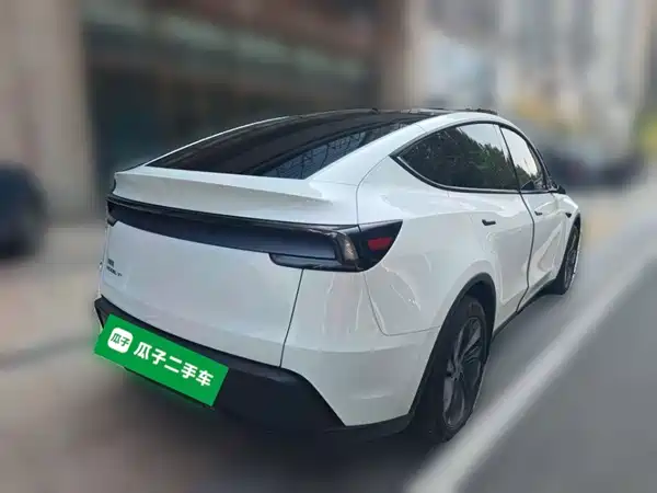 Tesla Model Y 2026