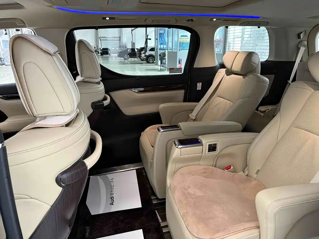 Toyota Alphard 2019 — фото 8