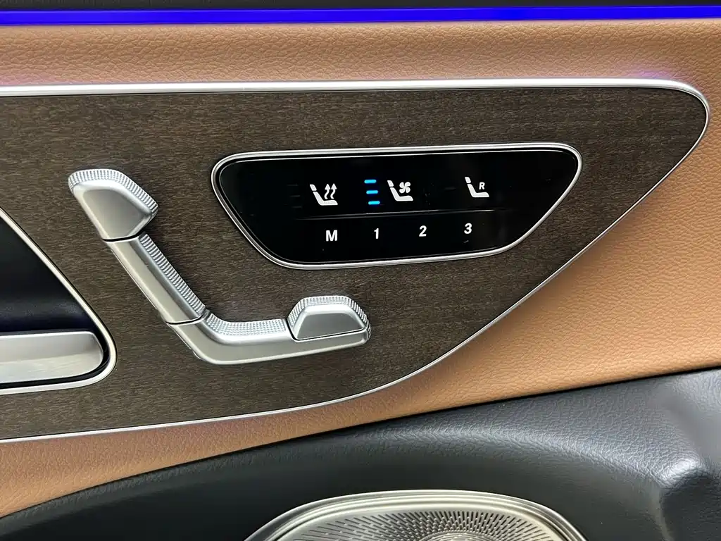Mercedes-Benz E-Class 2024 — фото 18