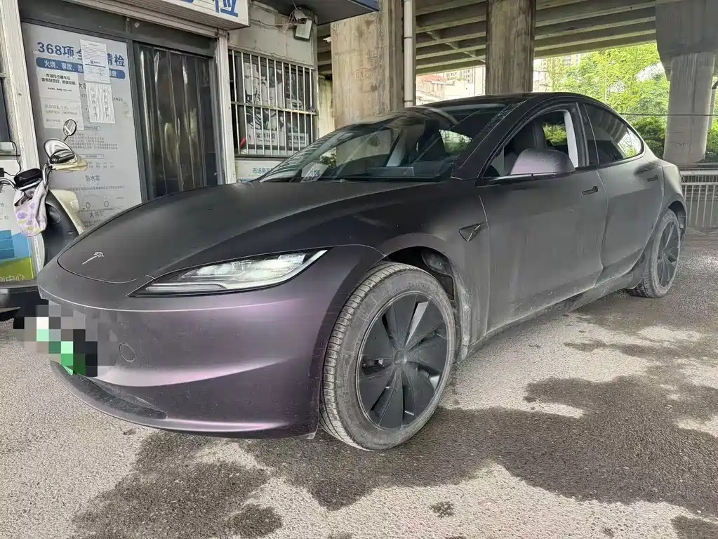 Tesla Model 3 2024