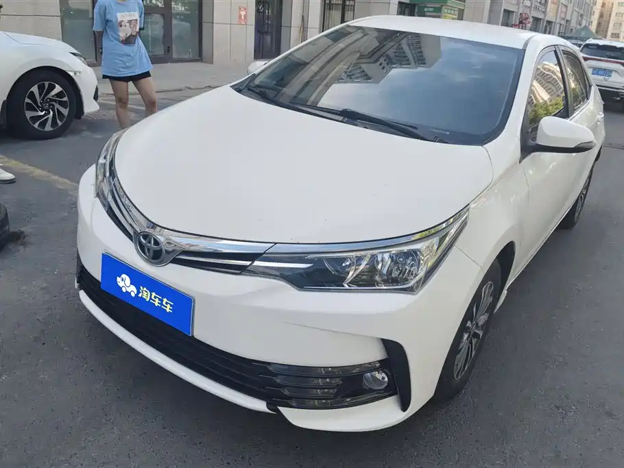 Toyota Corolla 2019 — фото 1