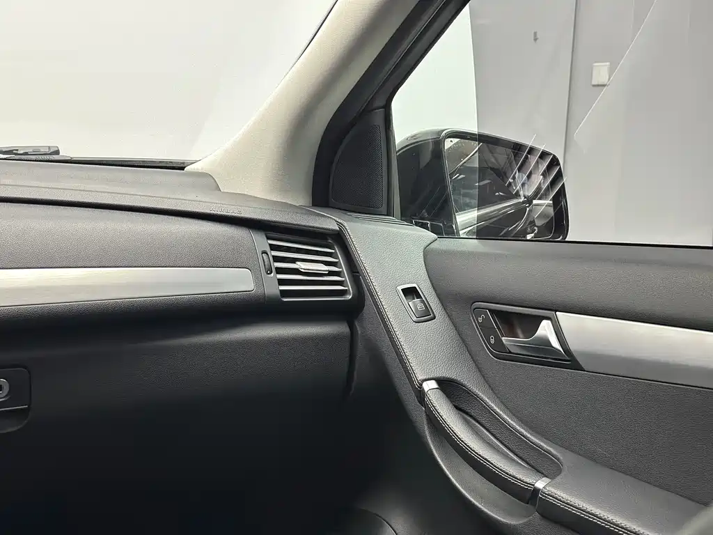 Mercedes-Benz R-Class 2016 — фото 33