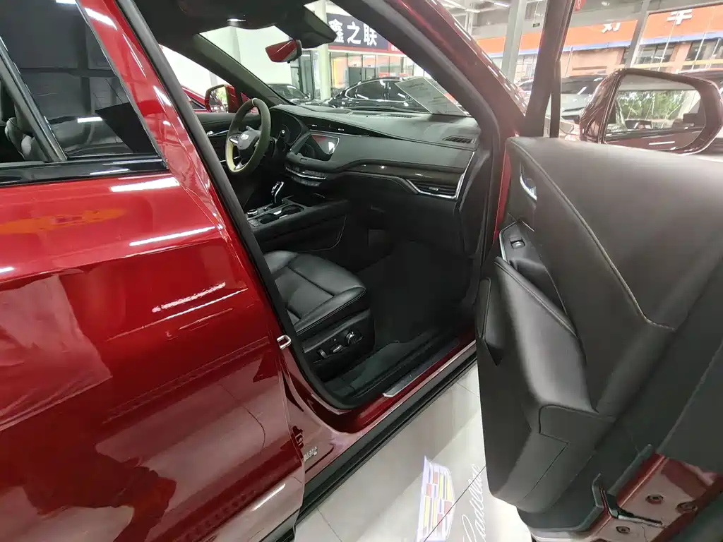 Cadillac XT4 2021