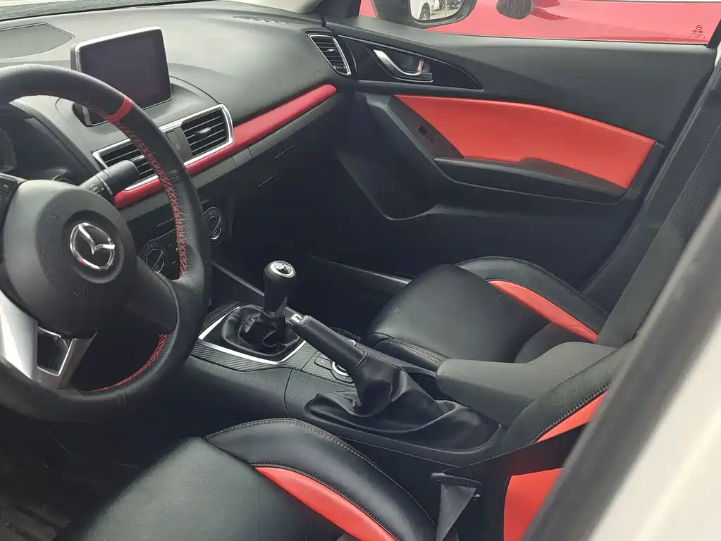 Mazda 3 Axela 2015 — фото 5