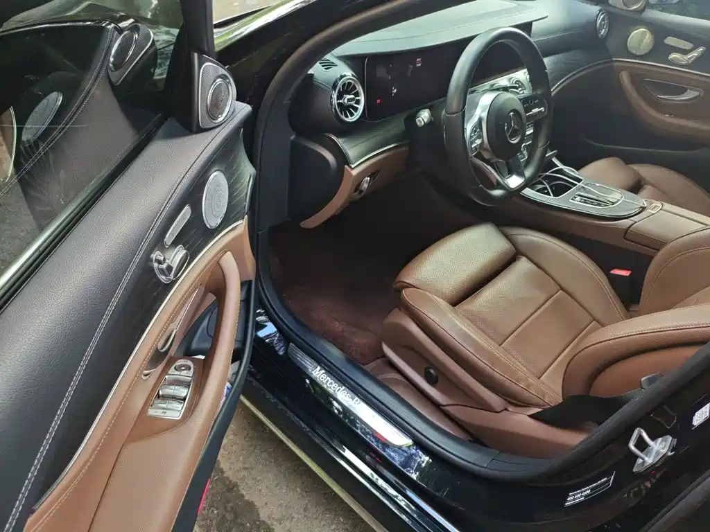 Mercedes-Benz E-Class 2020 — фото 17