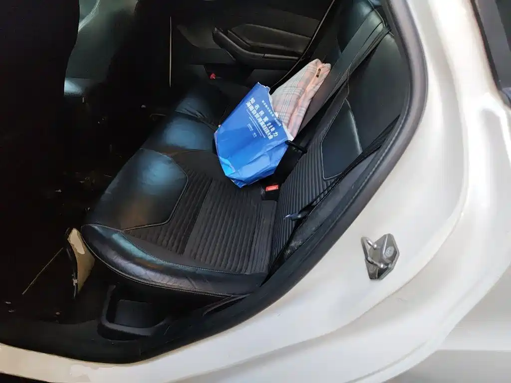 Ford Focus 2015 — фото 13