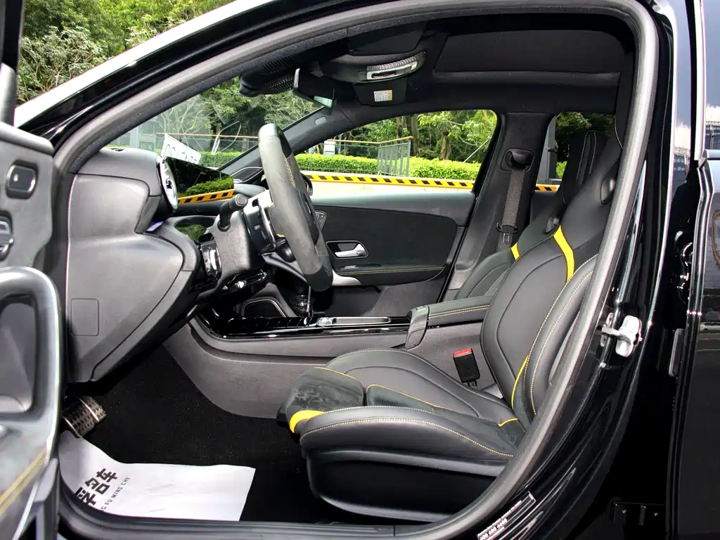 Mercedes-Benz A-Class AMG 2024 — фото 13