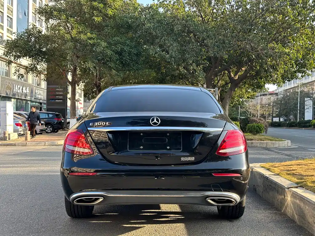 Mercedes-Benz E-Class 2018 — фото 9