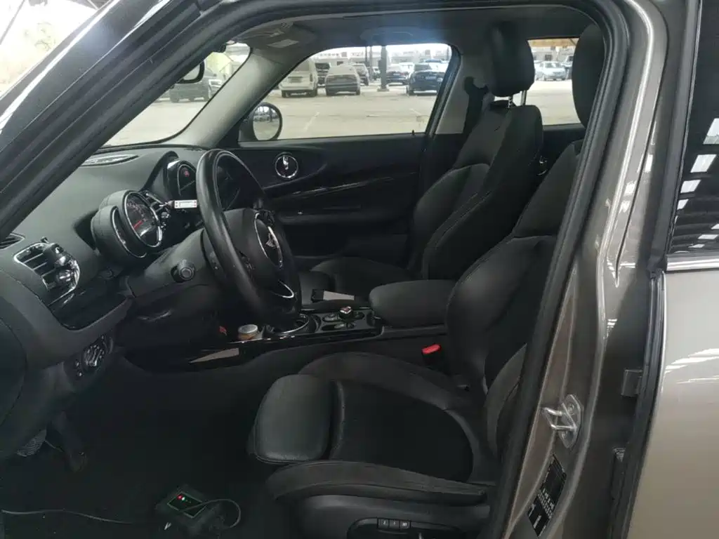 MINI Clubman 2018 — фото 15