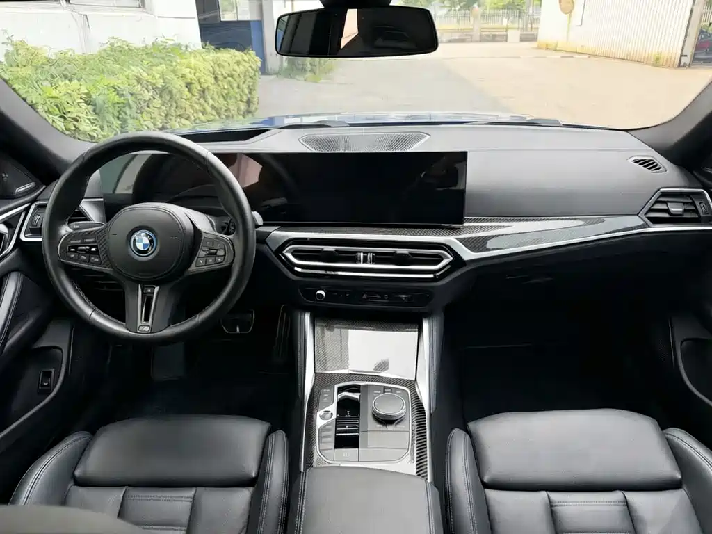 BMW i4 M 2024 — фото 8
