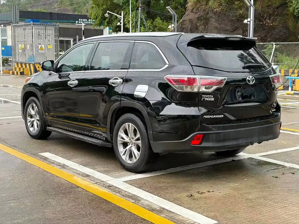 Toyota Highlander 2016 — фото 9