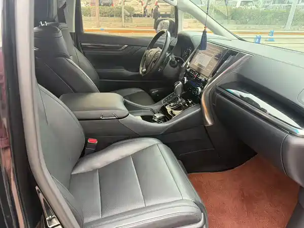 Toyota Vellfire 2023
