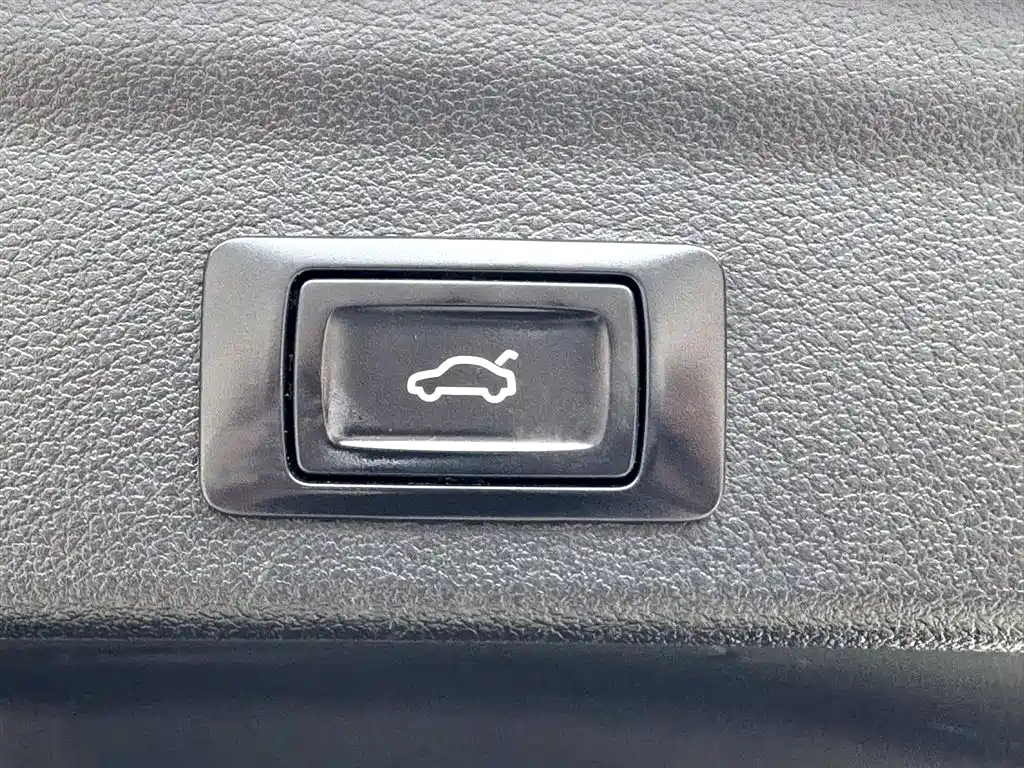 Audi Q3 2022 — фото 11