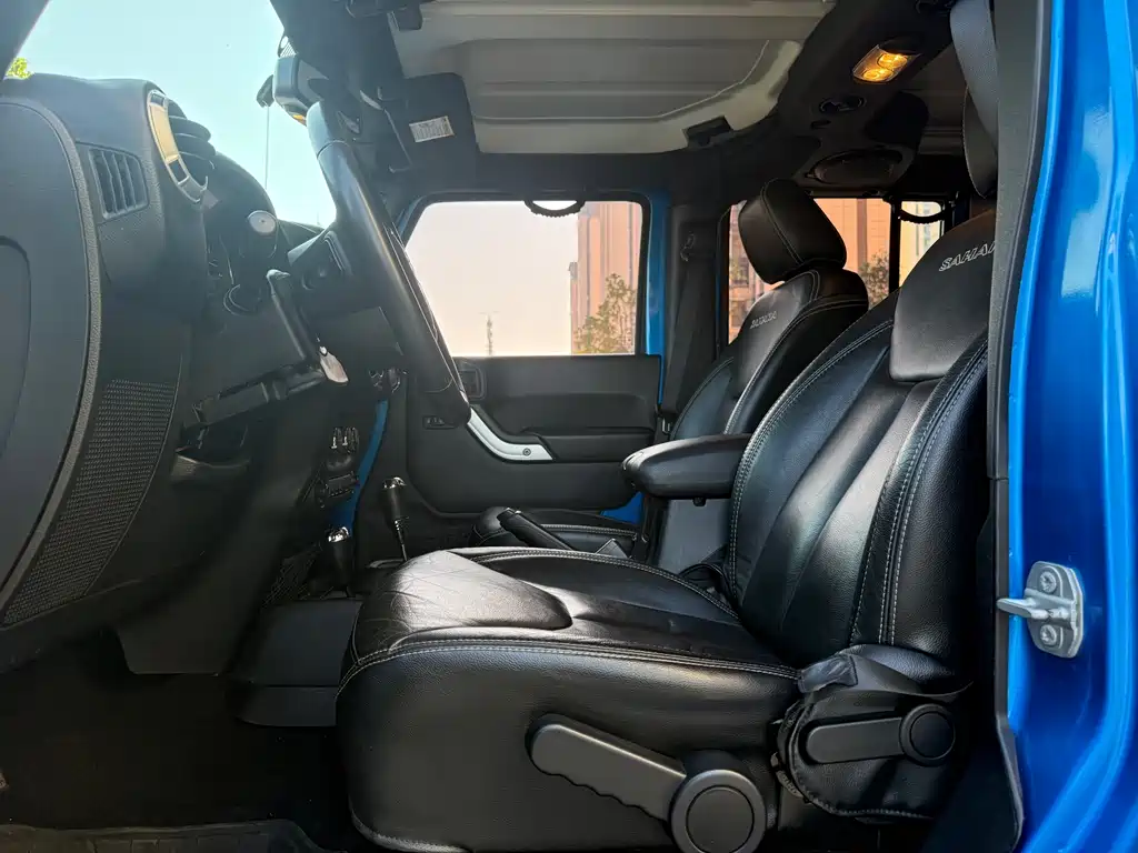 Jeep Wrangler 2015 — фото 4