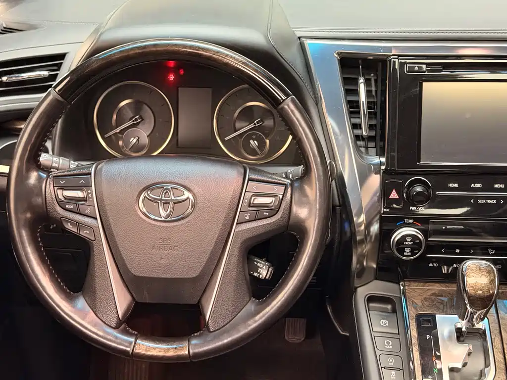 Toyota Alphard 2019 — фото 16