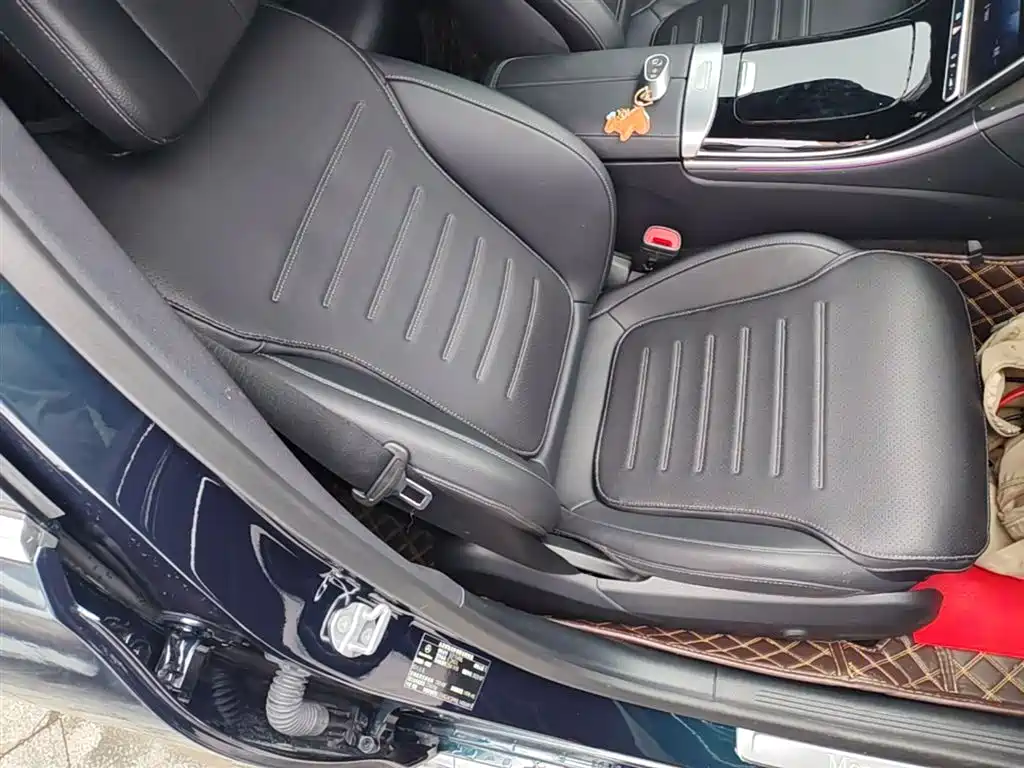 Mercedes-Benz C-Class 2023 — фото 25