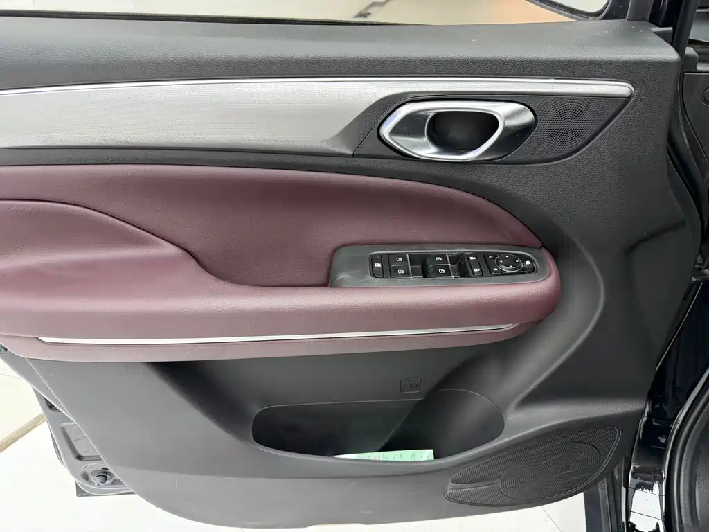 GAC Trumpchi M6 2022 — фото 11