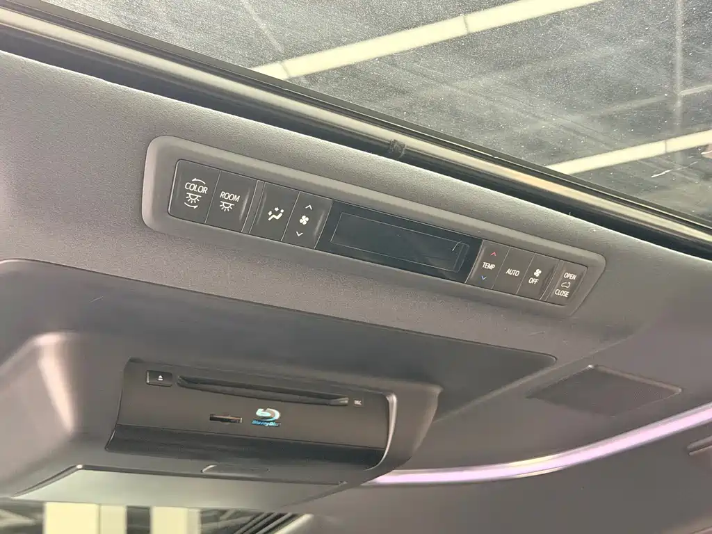 Toyota Alphard 2019 — фото 13