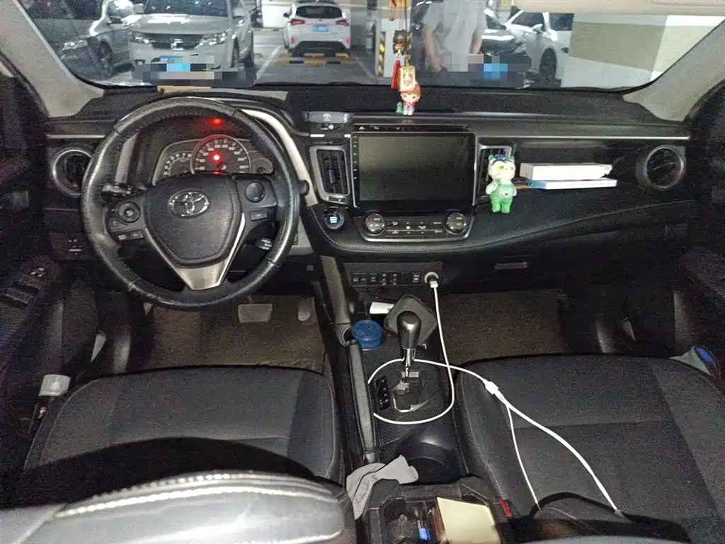 Toyota RAV4 2016 — фото 13