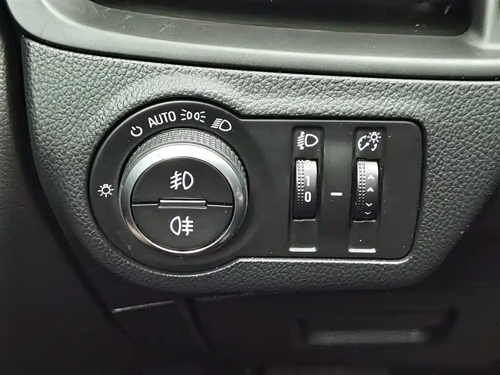 Buick Envision Plus 2016 — фото 21