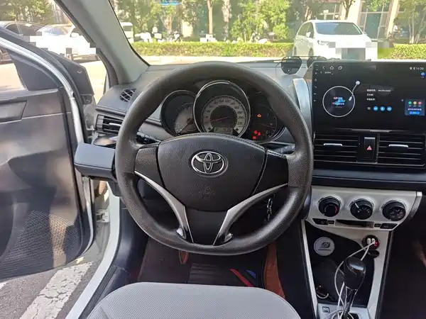 Toyota Yaris L 2016