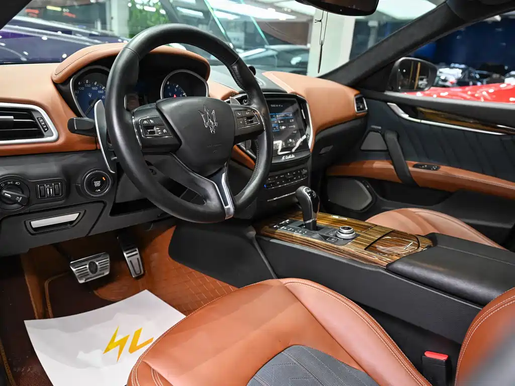 Maserati Ghibli 2018 — фото 11