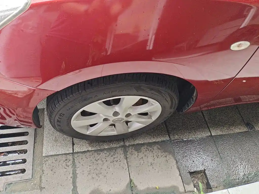 Nissan Tiida 2015 — фото 23