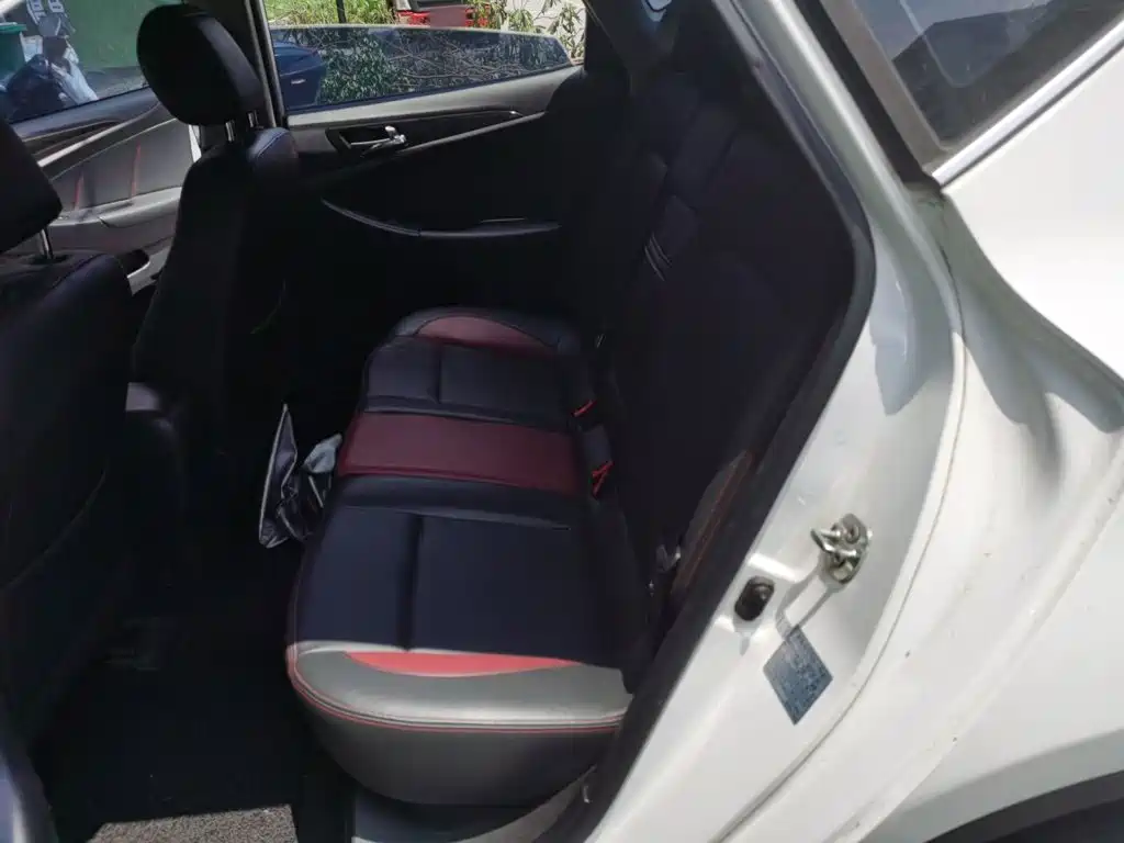 Changan Eado XT 2015 — фото 13