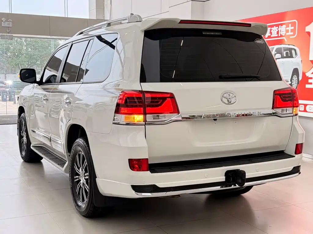 Toyota Land Cruiser 2015 — фото 12