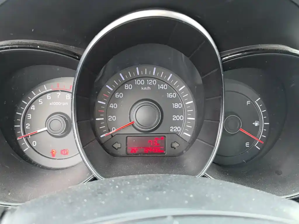 Kia K2 2015 — фото 12