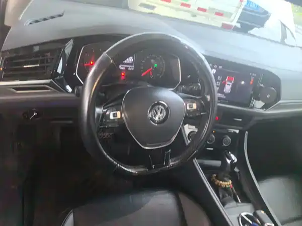 Volkswagen Sagitar 2020