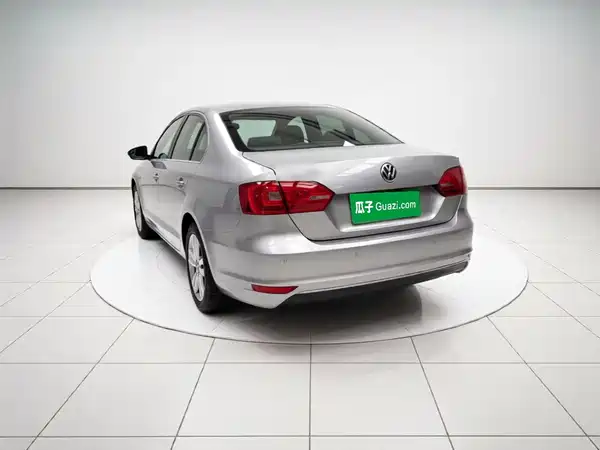 Volkswagen Sagitar 2014