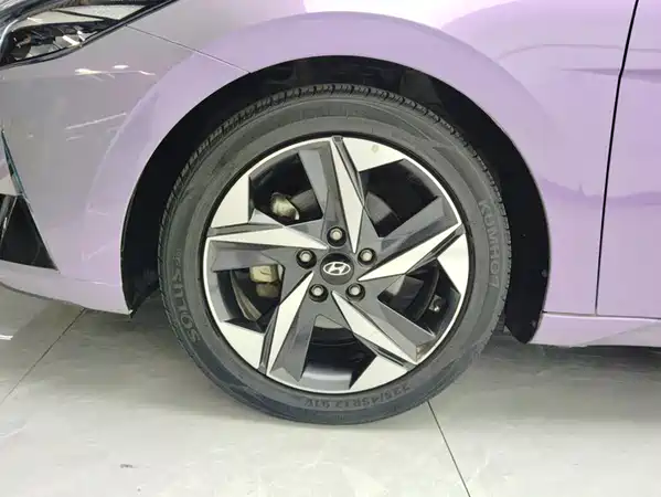 Hyundai Elantra 2022