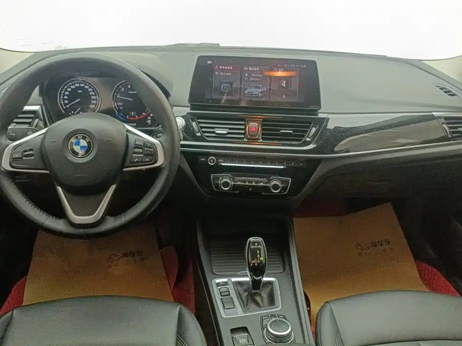 BMW 1 Series 2022 — фото 12