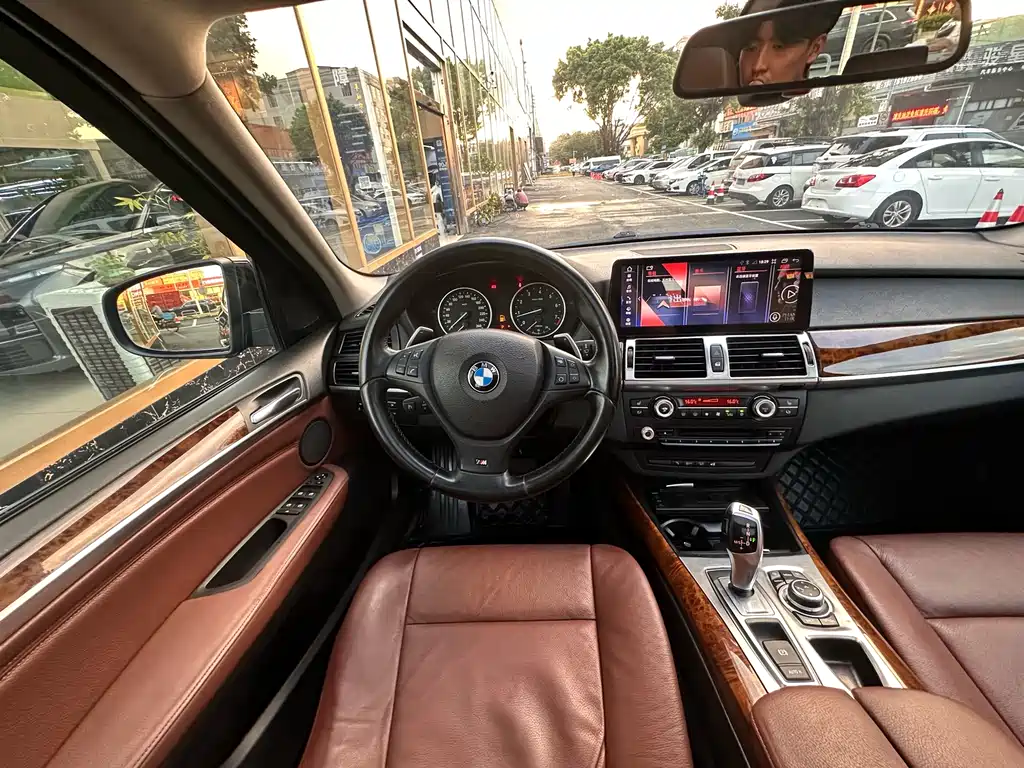 BMW X5 2010 — фото 17