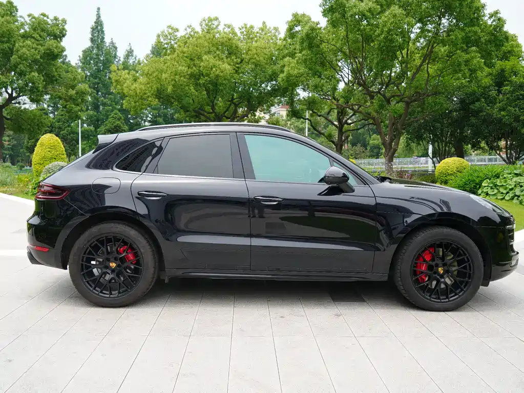 Porsche Macan 2017 — фото 19