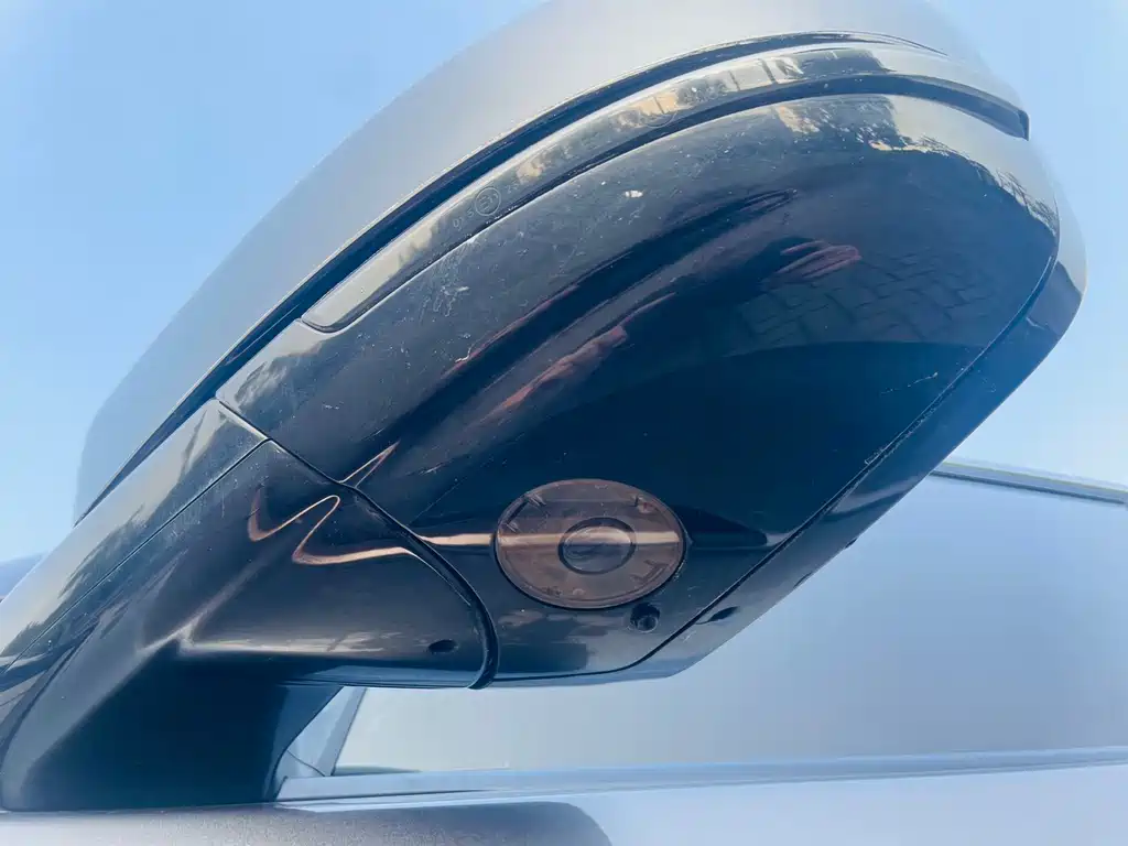 Land Rover Velar 2021 — фото 10