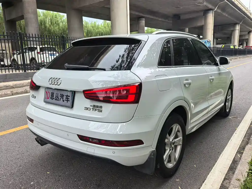 Audi Q3 2016 — фото 11