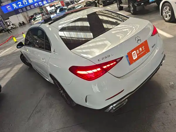 Mercedes-Benz C-Class 2024