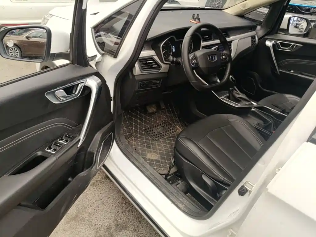 Geely Vision X3 2020 — фото 16