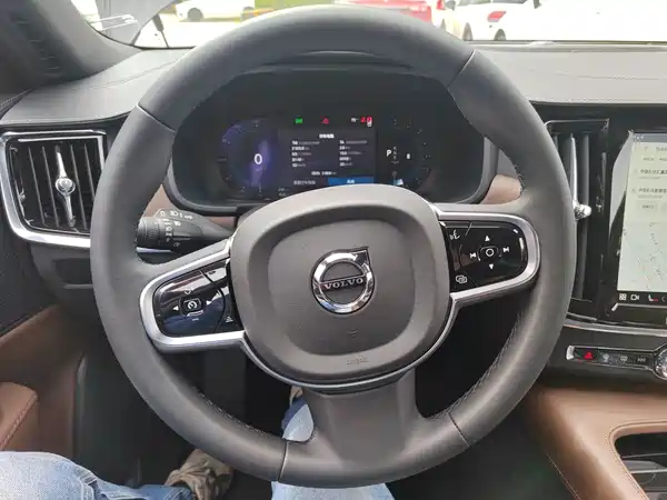 Volvo S90 2025