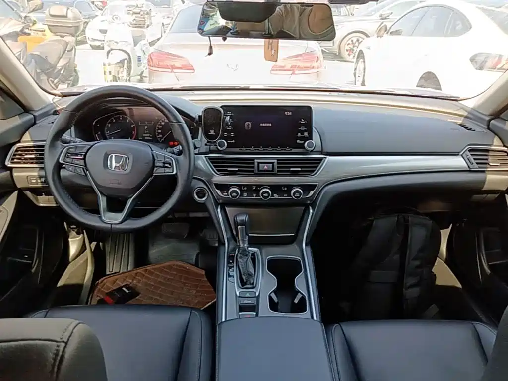 Honda Accord 2019 — фото 10