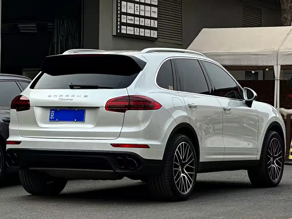 Porsche Cayenne 2015 — фото 11