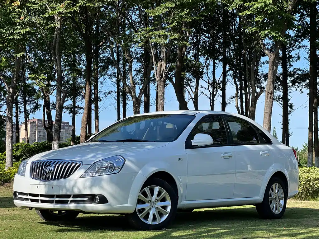 Buick Excelle 2014 — фото 10