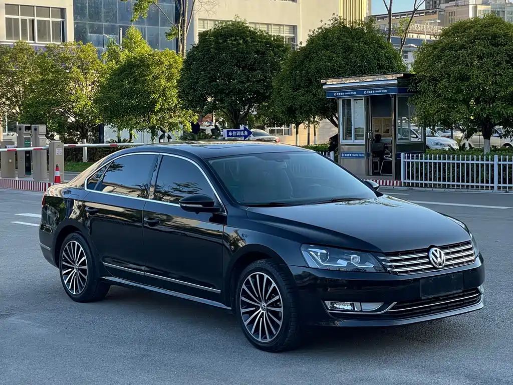 Volkswagen Passat 2015 — фото 1