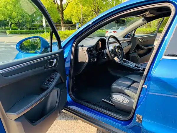 Porsche Macan 2021